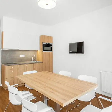 Szent Bernadett Csaladi Apartmanhaz * שיופוק
